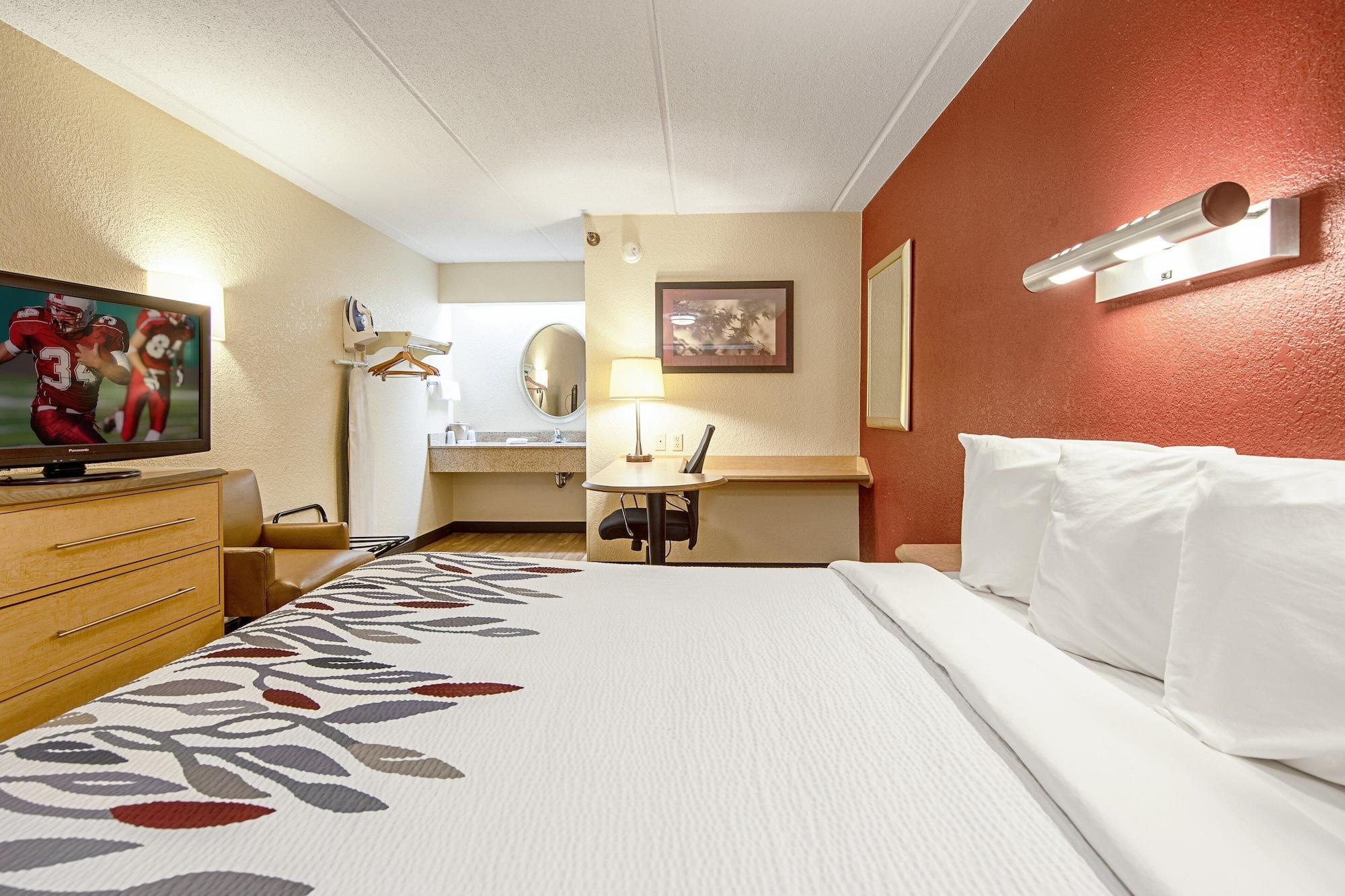 Red Roof Coliseum Motel